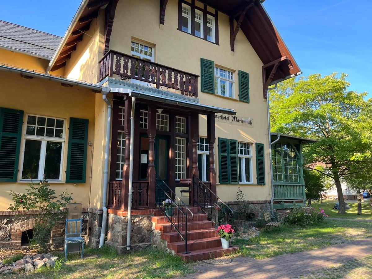Klostergartenhotel Marienfliess Stepenitz 外观 照片